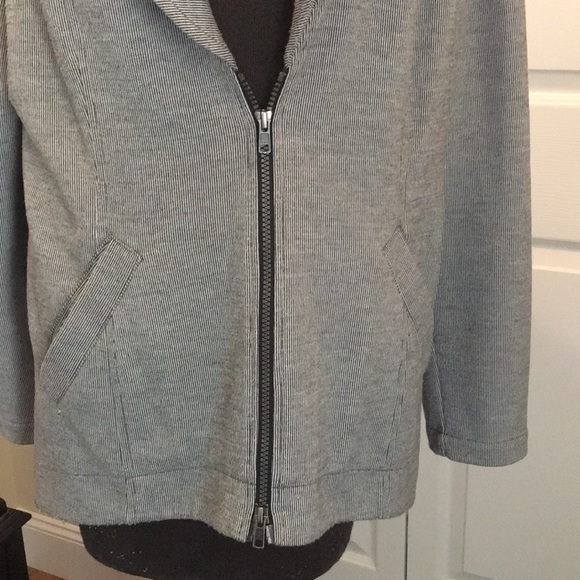 Cabi Drop Off Zip Back Jacket size XL - Picture 4 of 11